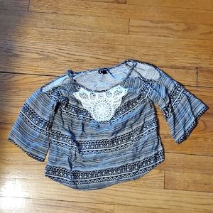 Art class cut out sleeve shirt